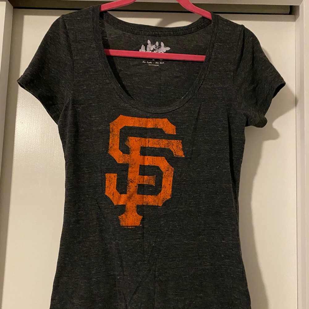 SF Giants t-shirt